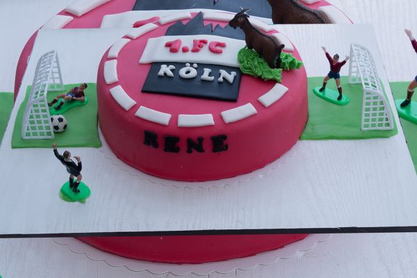 kuchen-rene-fc-köln-2023FAC7DD5E-440A-323B-5751-C8288FB3C2A4.jpg